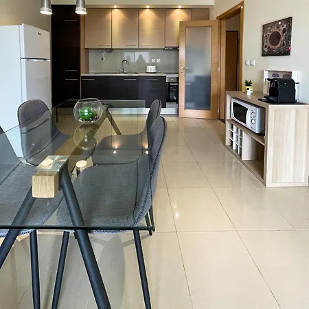 One Bedroom - Olhos De Gua - Next To The Supermarket Intermarch Apartment *