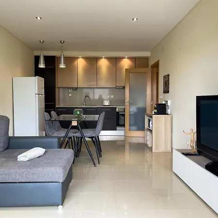 One Bedroom - Olhos De Gua - Next To The Supermarket Intermarch Apartment *